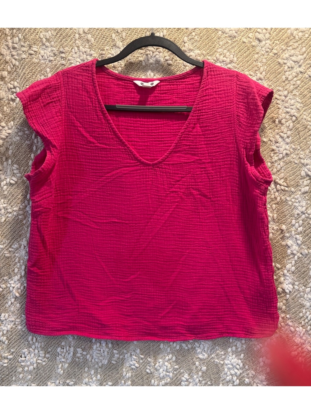 Old Navy short-sleeve V-neck blouse, fuchsia pink, Size L